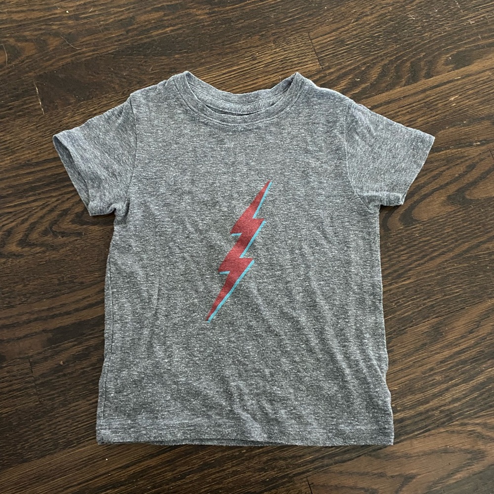 Feather 4 arrow lighting bolt gray tee size 3T